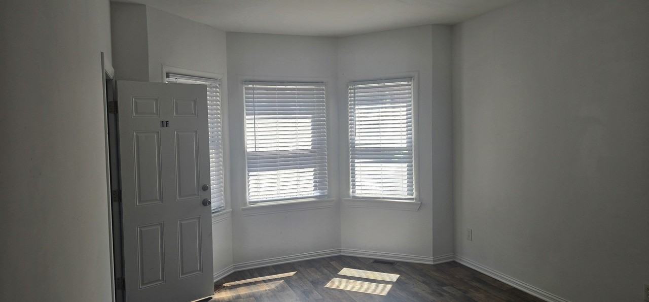 8222 S South Shore Dr #1R - Photo 6 of 14