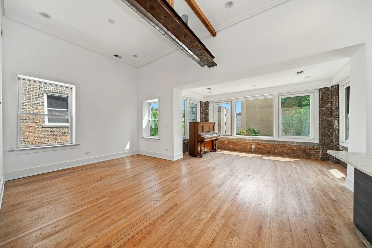 1412 N Washtenaw Ave #3 - Photo 3 of 15
