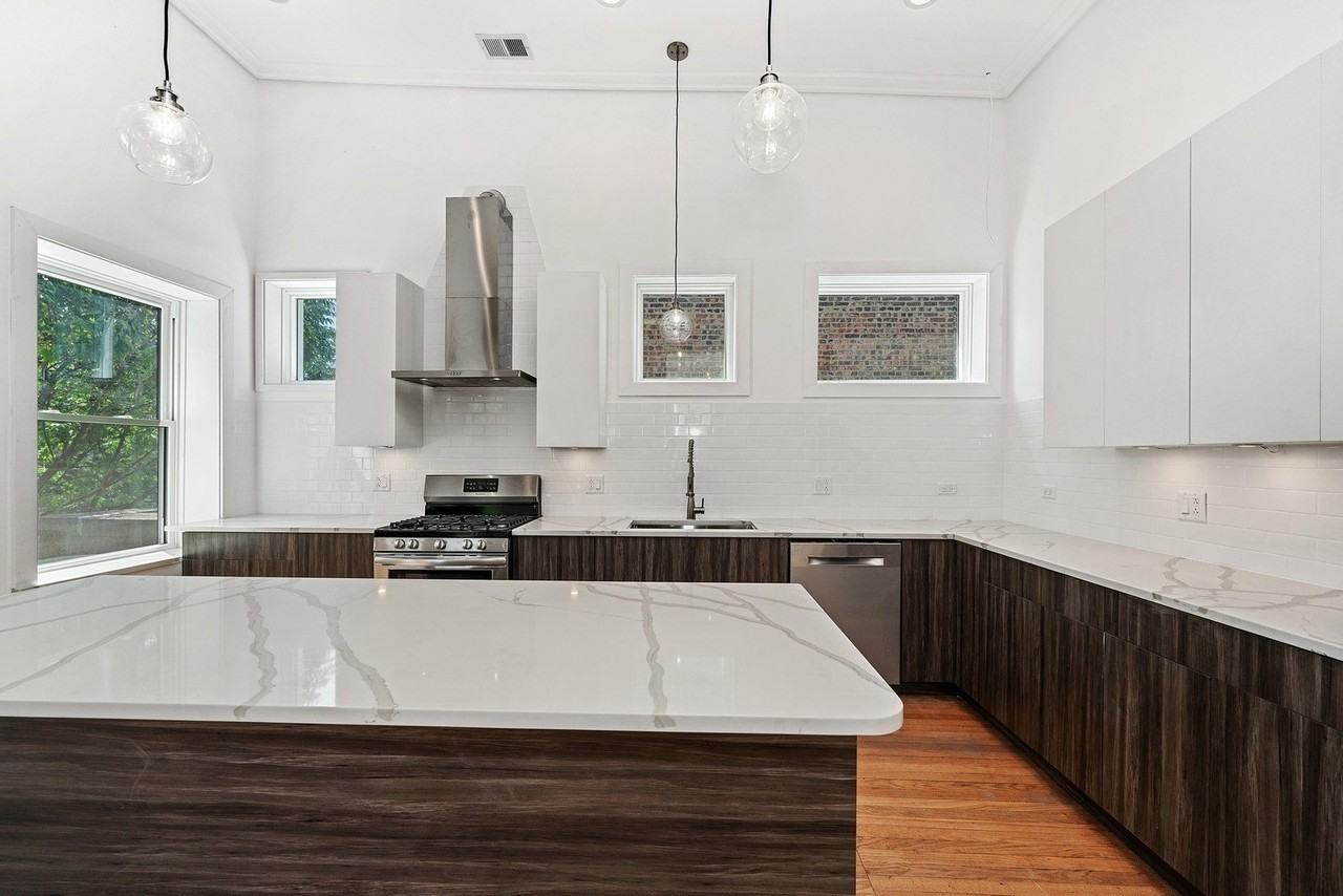 1412 N Washtenaw Ave #3 - Photo 6 of 15