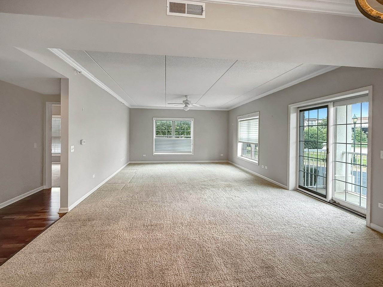 701 W Rand Rd #137 - Photo 5 of 17