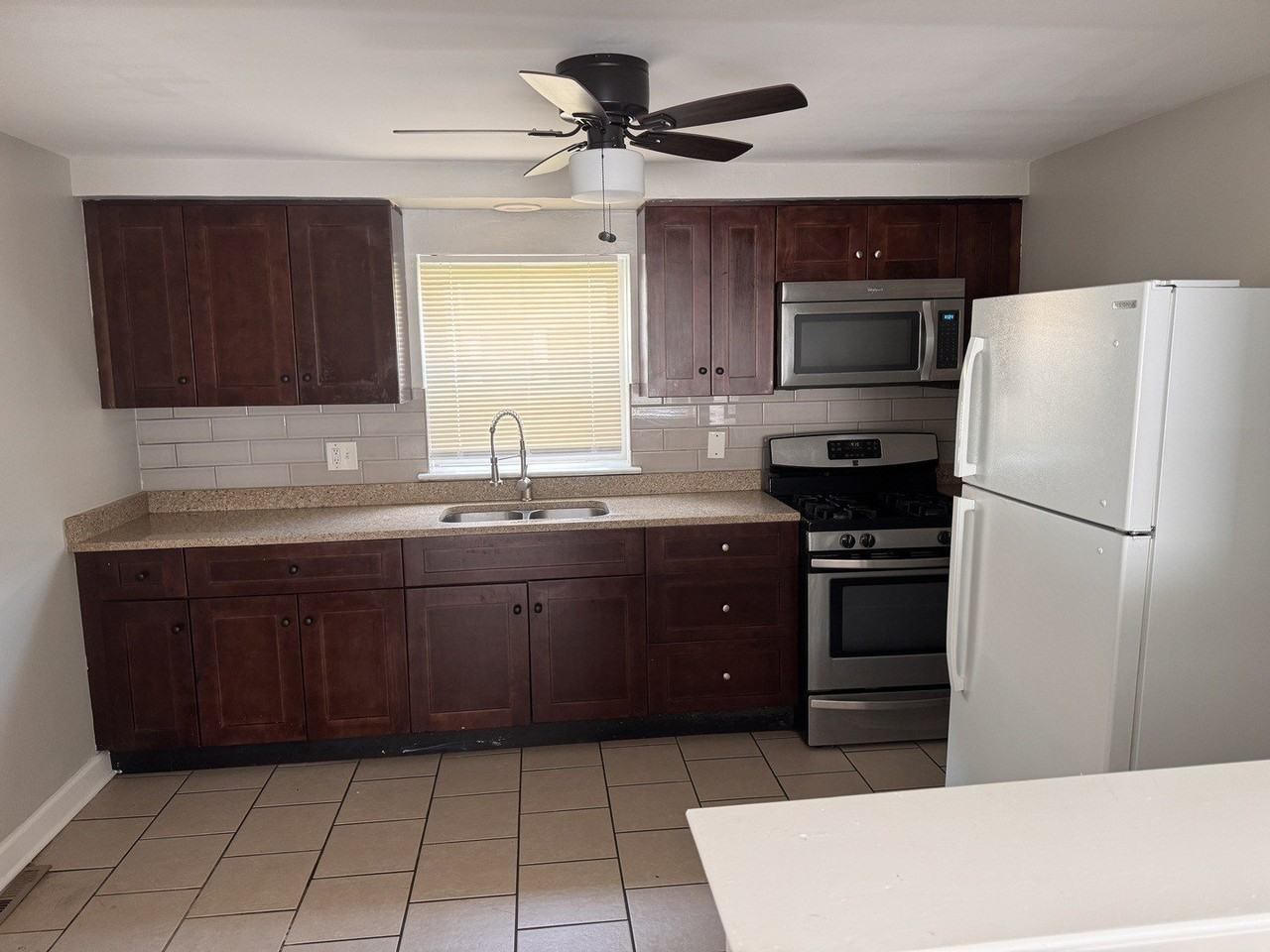 18446 Torrence Ave #1E - Photo 2 of 10