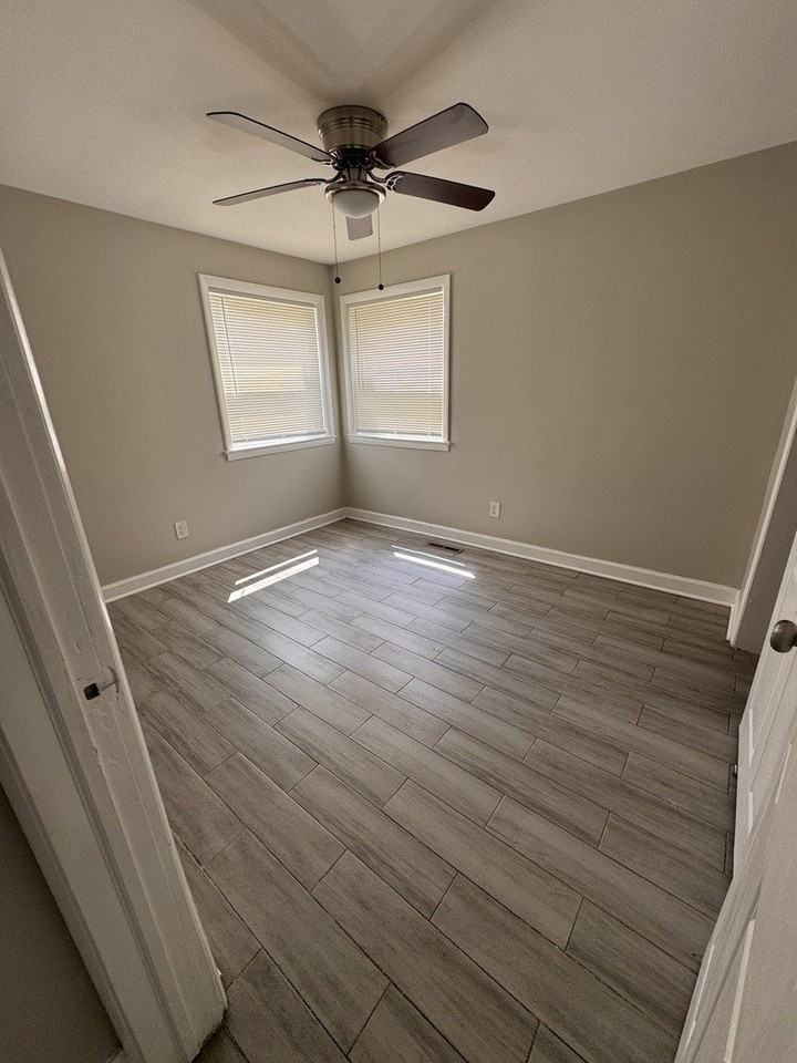 18446 Torrence Ave #1E - Photo 7 of 10