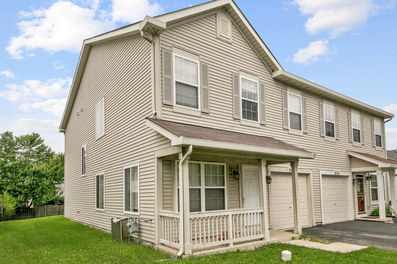 678 Zachary Dr - Photo 2 of 21