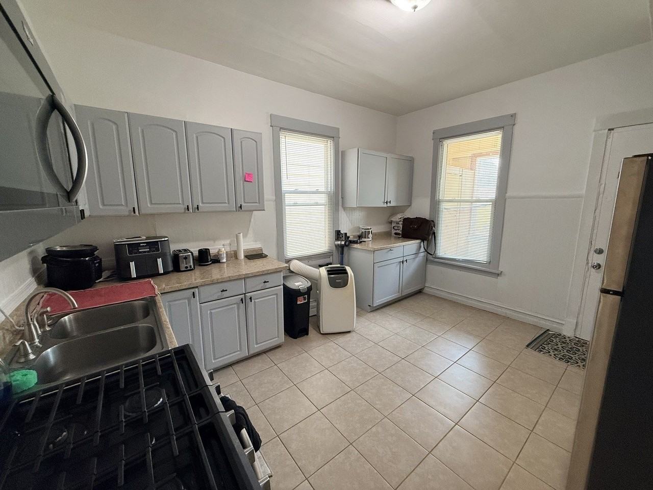 2943 N Allen Ave #1 - Photo 5 of 9