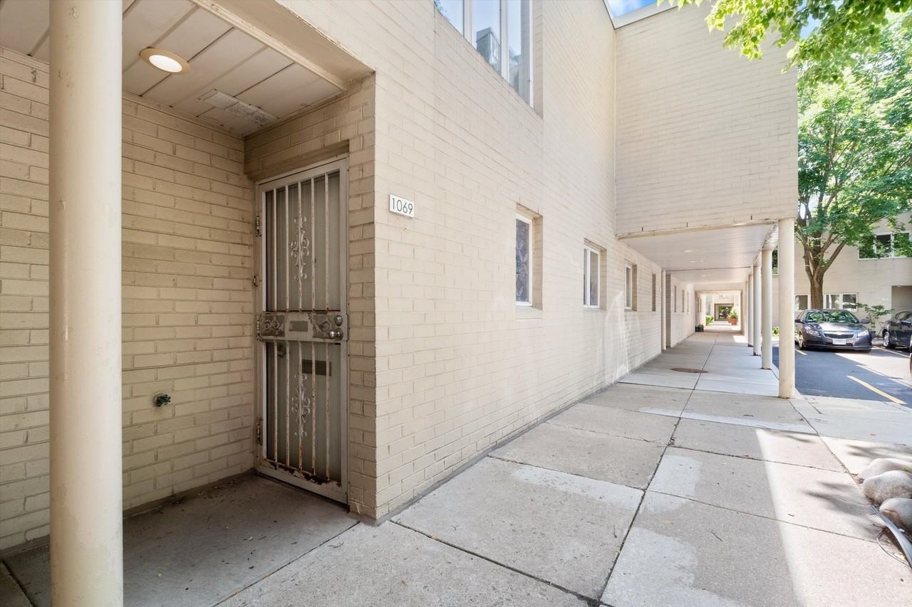 1069 S Park Ter #205 - Photo 3 of 23