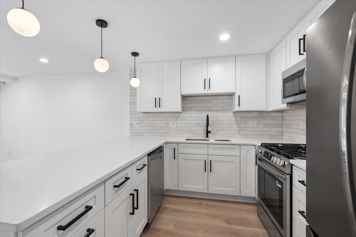 2601 N California Ave #8 - Photo 4 of 14