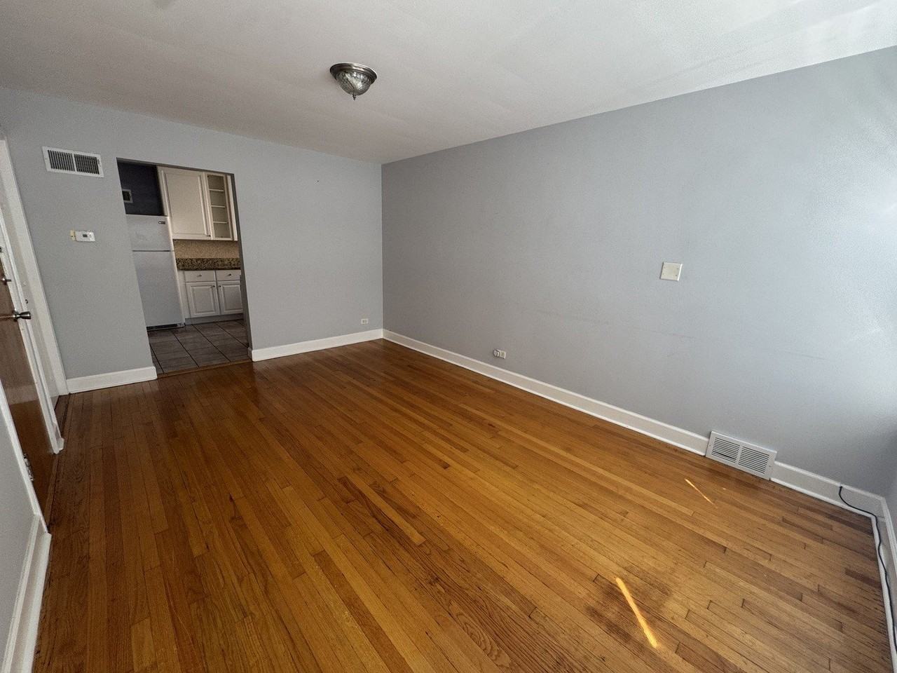 9034 La Crosse Ave #1S - Photo 3 of 11