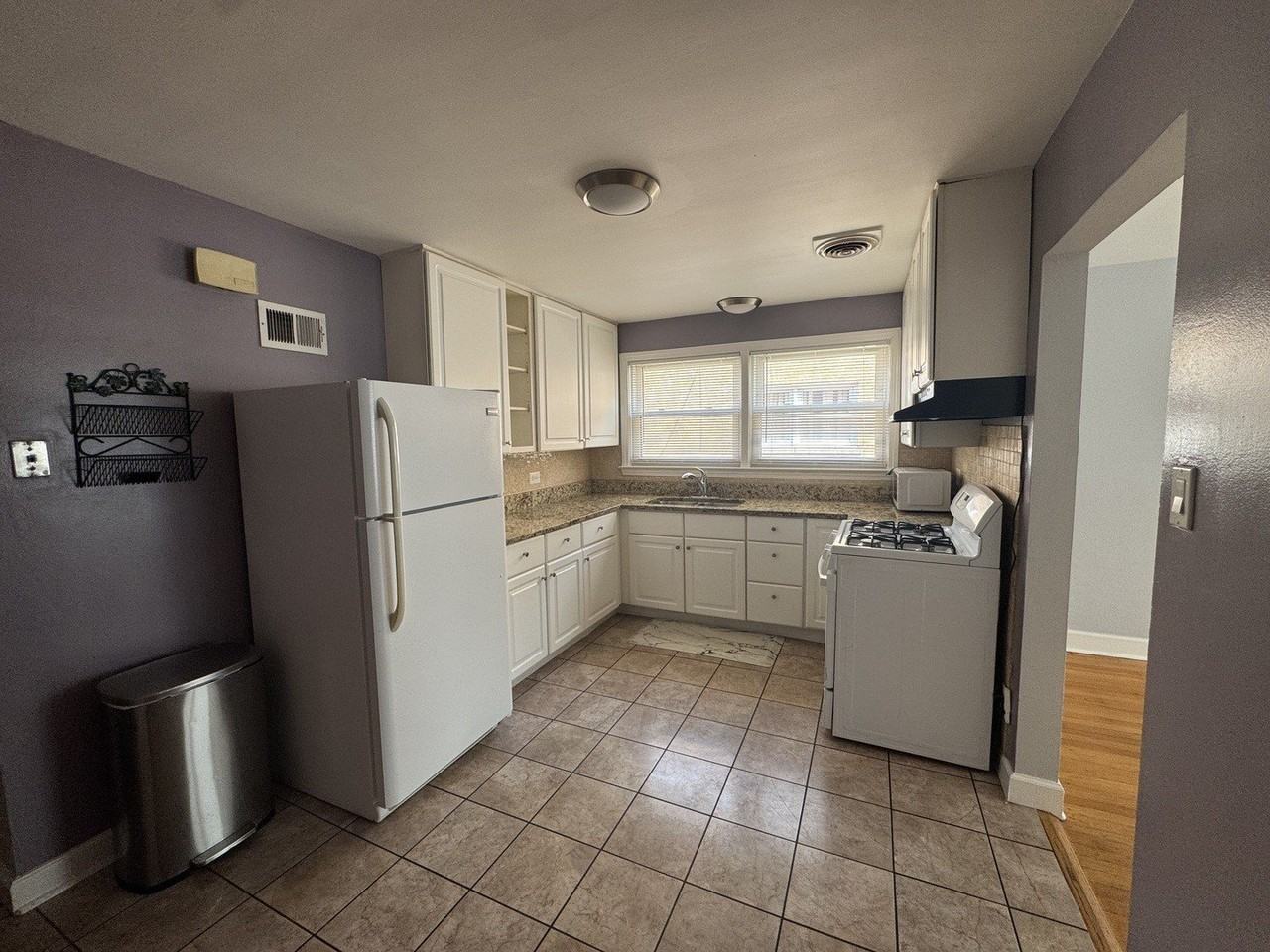 9034 La Crosse Ave #1S - Photo 4 of 11
