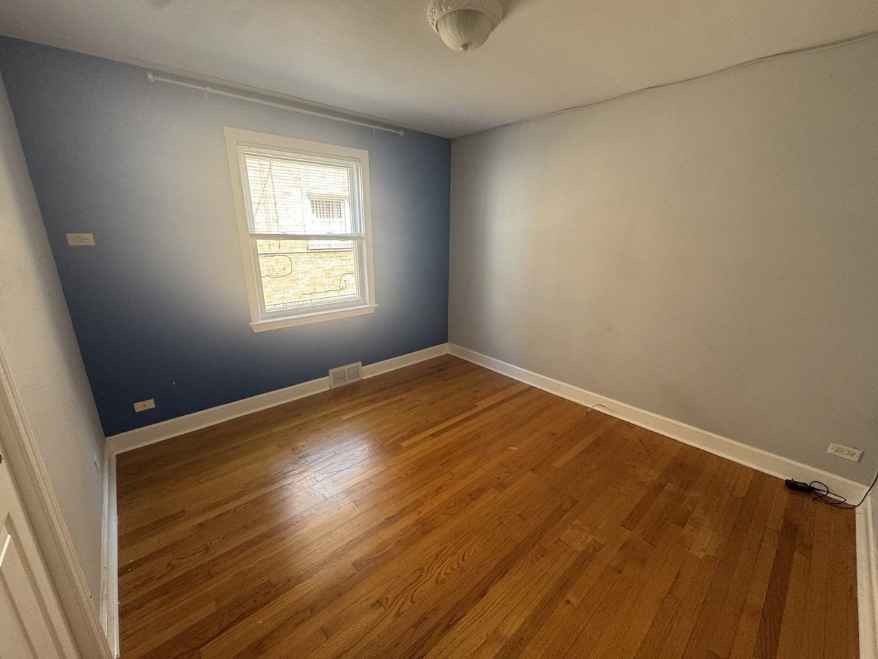 9034 La Crosse Ave #1S - Photo 5 of 11