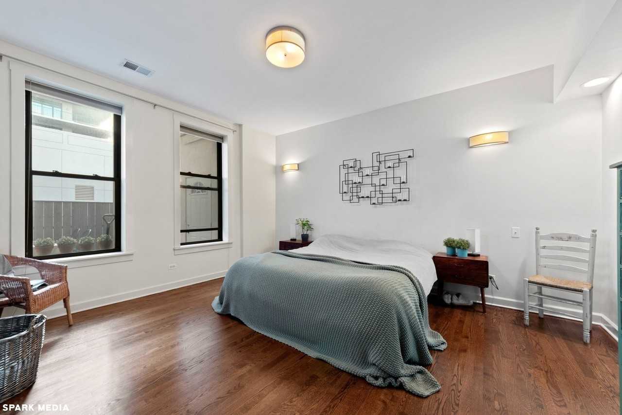 353 W Chicago Ave #4E - Photo 7 of 21