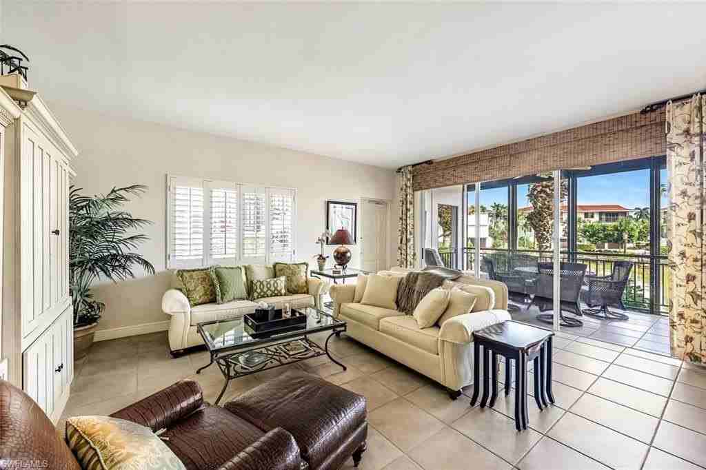 2216 Gulf Shore Blvd N #R3 - Photo 3 of 16