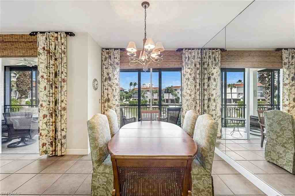 2216 Gulf Shore Blvd N #R3 - Photo 6 of 16