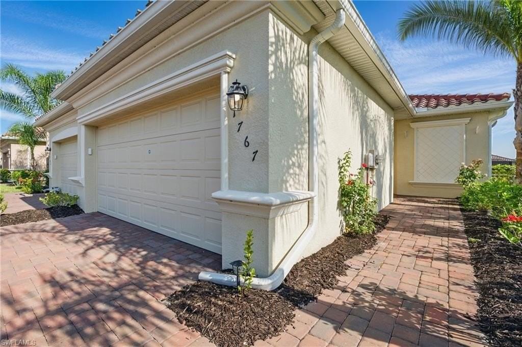 1767 Alameda Dr - Photo 4 of 21