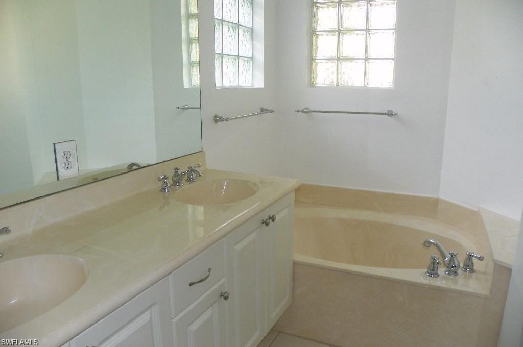 1400 Mariposa Cir #104 - Photo 7 of 16