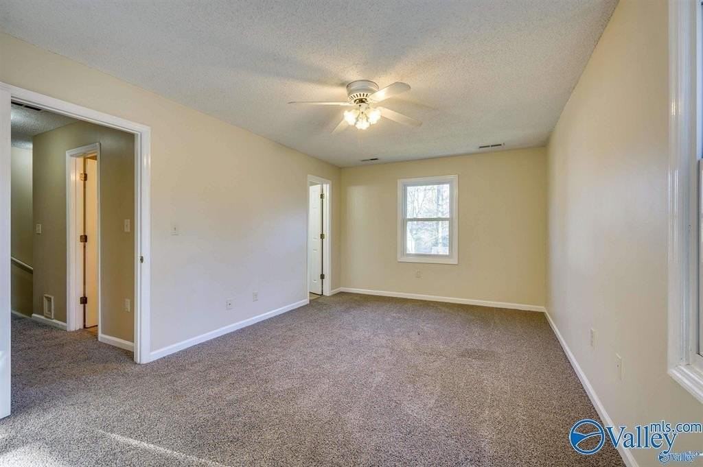 124 Suffolk Dr - Photo 4 of 7