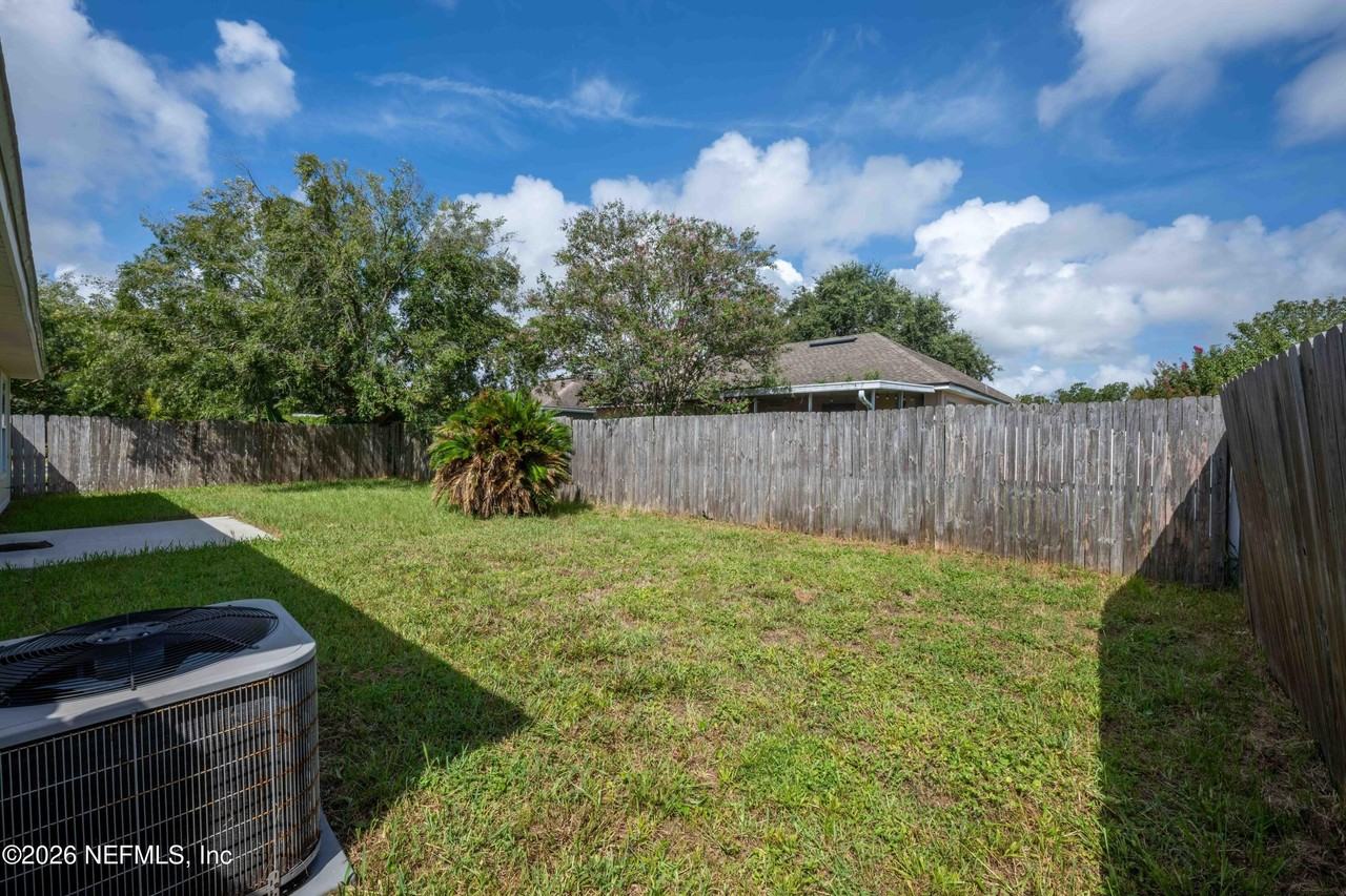 570 Manship Dr - Photo 4 of 40