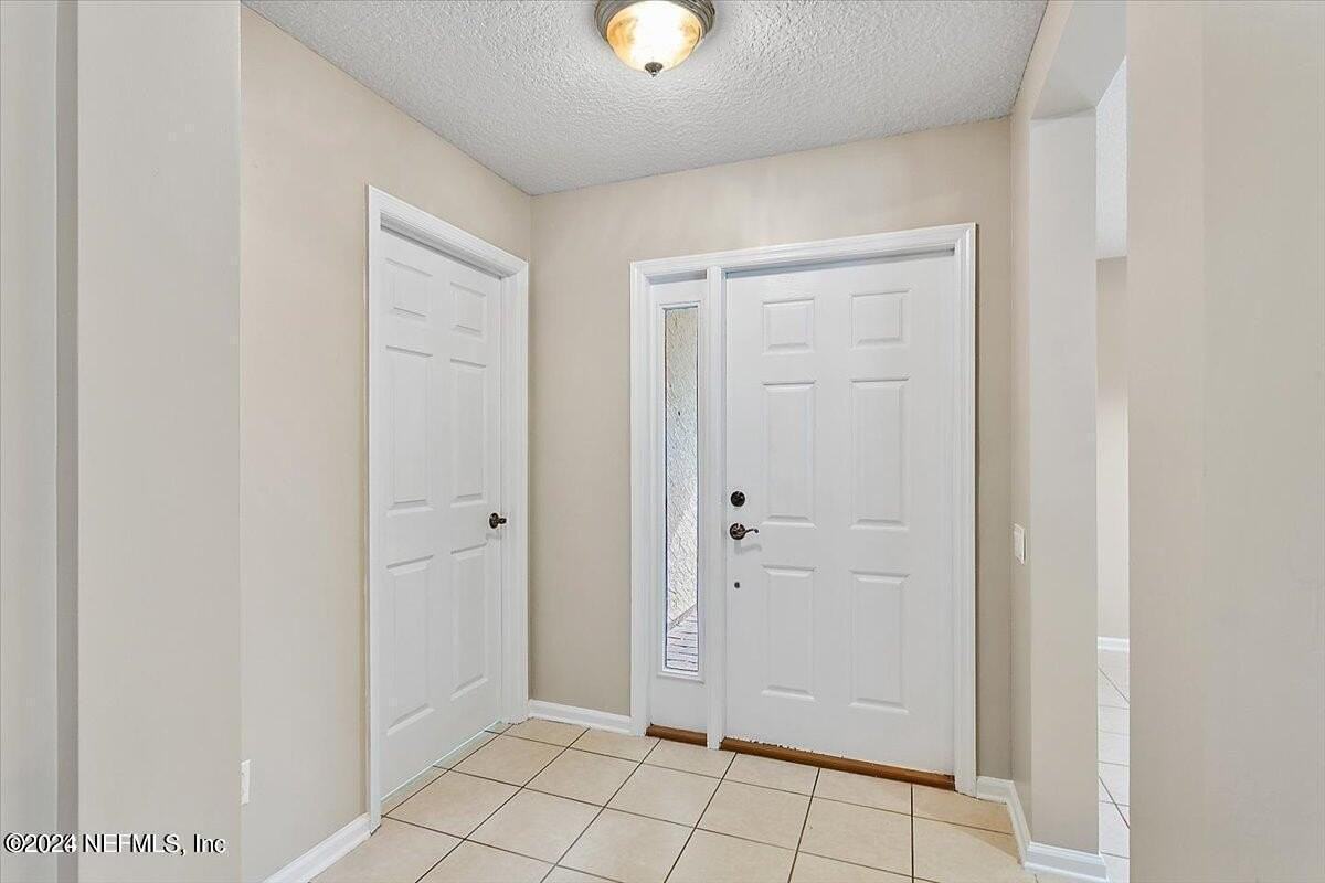 1212 Coghill Cir - Photo 2 of 24