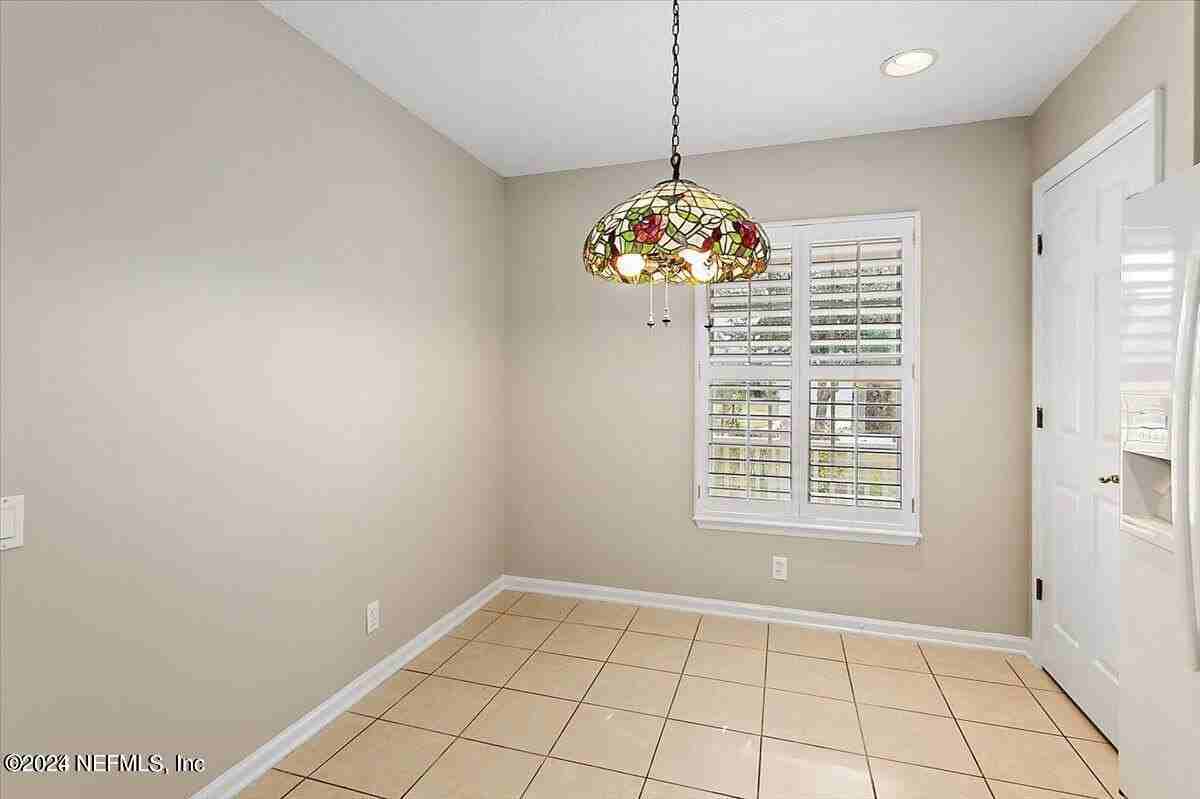 1212 Coghill Cir - Photo 7 of 24