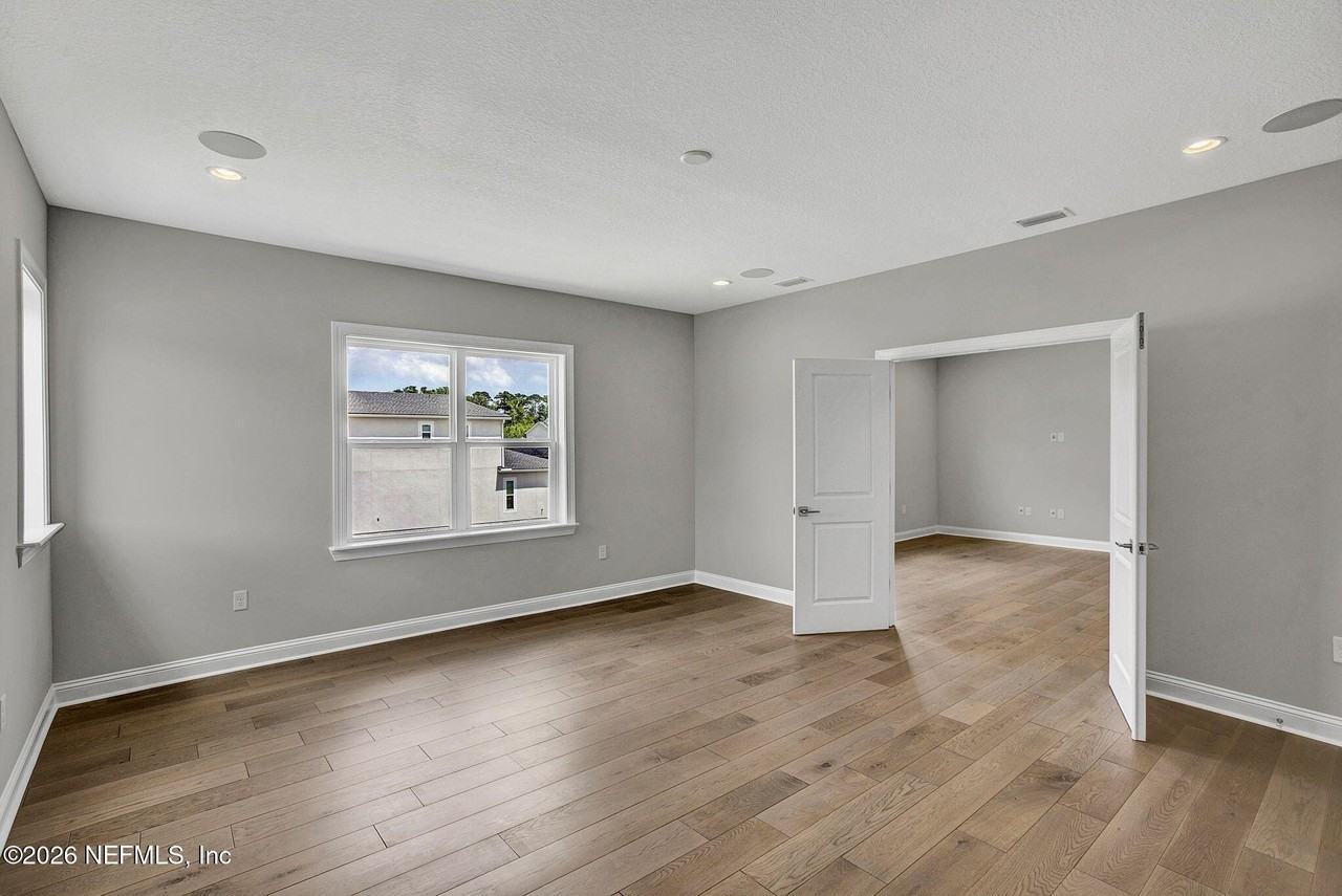 11476 Madelynn Dr - Photo 2 of 32