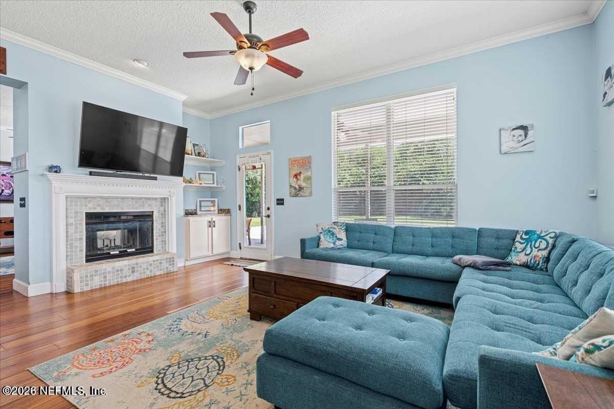 703 Cherry St - Photo 4 of 16