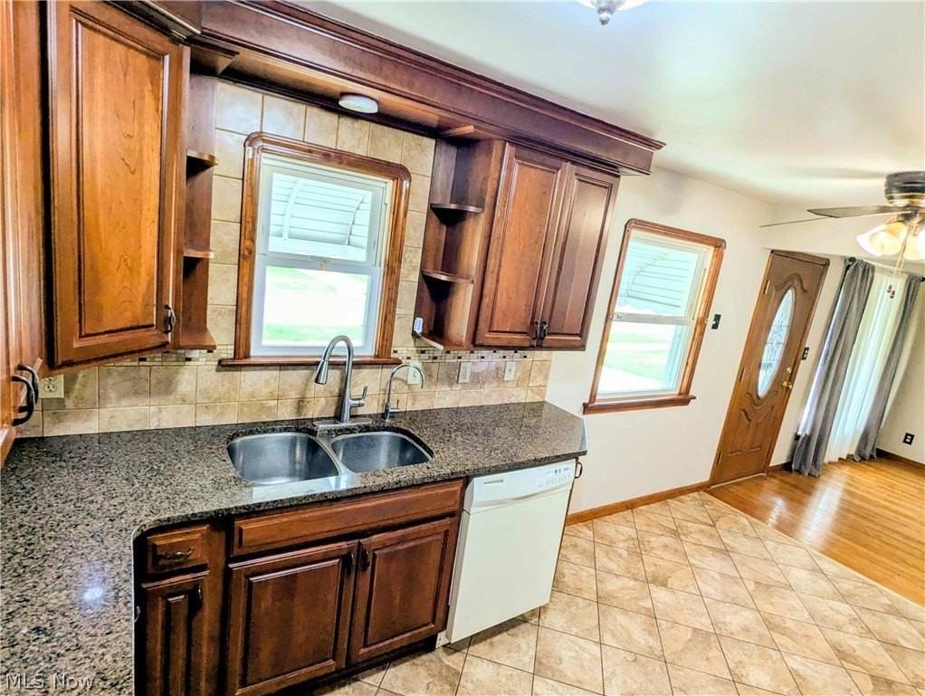 3207 Wellington Ave - Photo 3 of 20