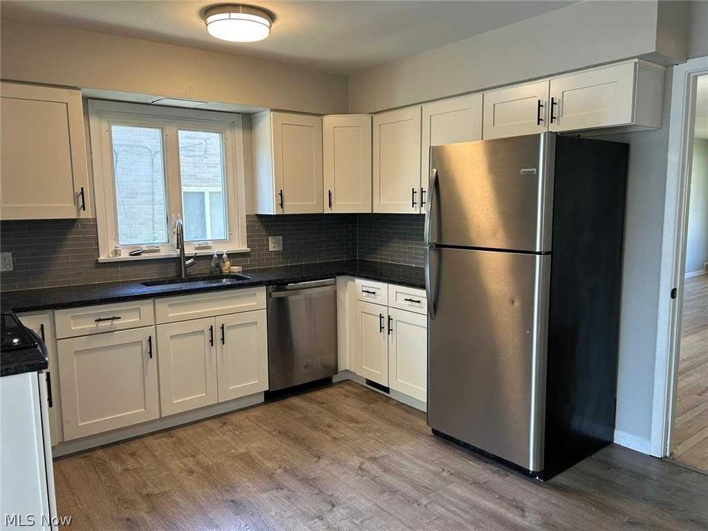 17914 Chagrin Blvd - Photo 3 of 38