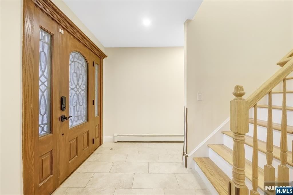 99 Lambert Pl - Photo 3 of 23