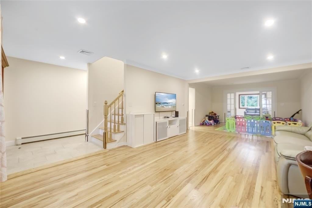 99 Lambert Pl - Photo 4 of 23