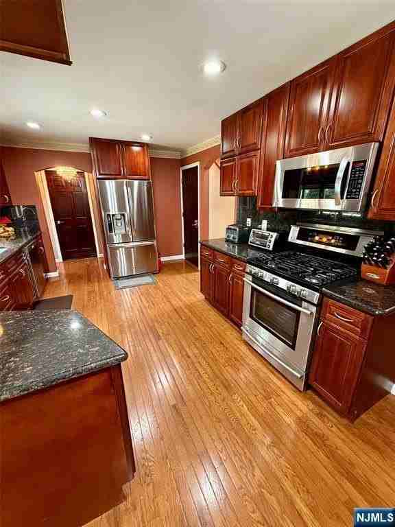 598 Cleveland Ave - Photo 3 of 22