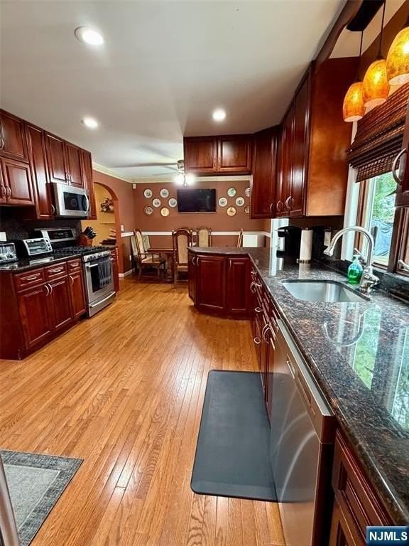 598 Cleveland Ave - Photo 4 of 22