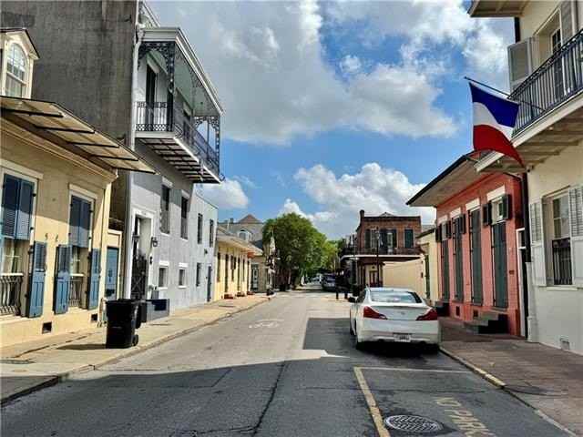 1123 Burgundy St #A - Photo 4 of 18