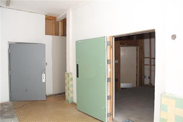 4501 Magazine St - Photo 5 of 10