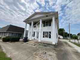featured image of 2319 1/2 Broadway St #1