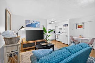 105 Chestnut St #2B - Photo 1 of 1