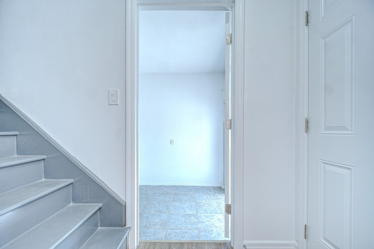 150 E Madeira Ave #3 - Photo 3 of 24
