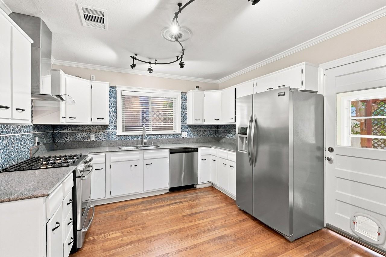 167 E Edgewood Pl - Photo 7 of 26