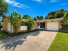 907 Greenbriar Ln - Photo 1 of 1