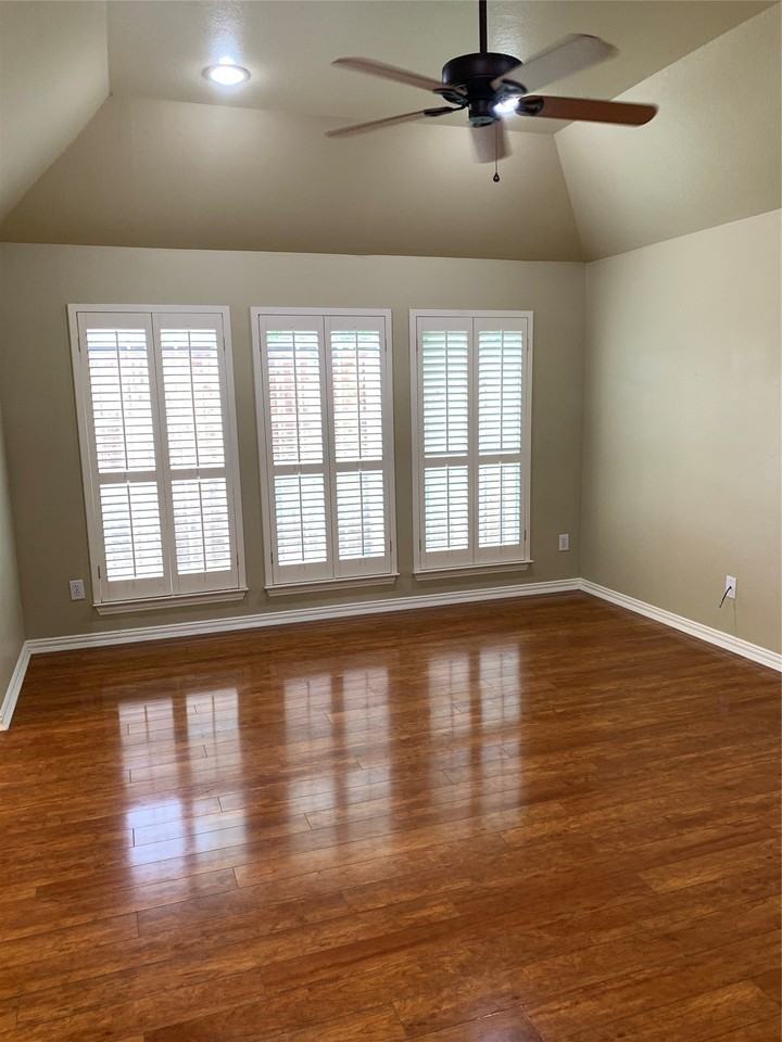 4914 Shadowood Rd - Photo 3 of 28