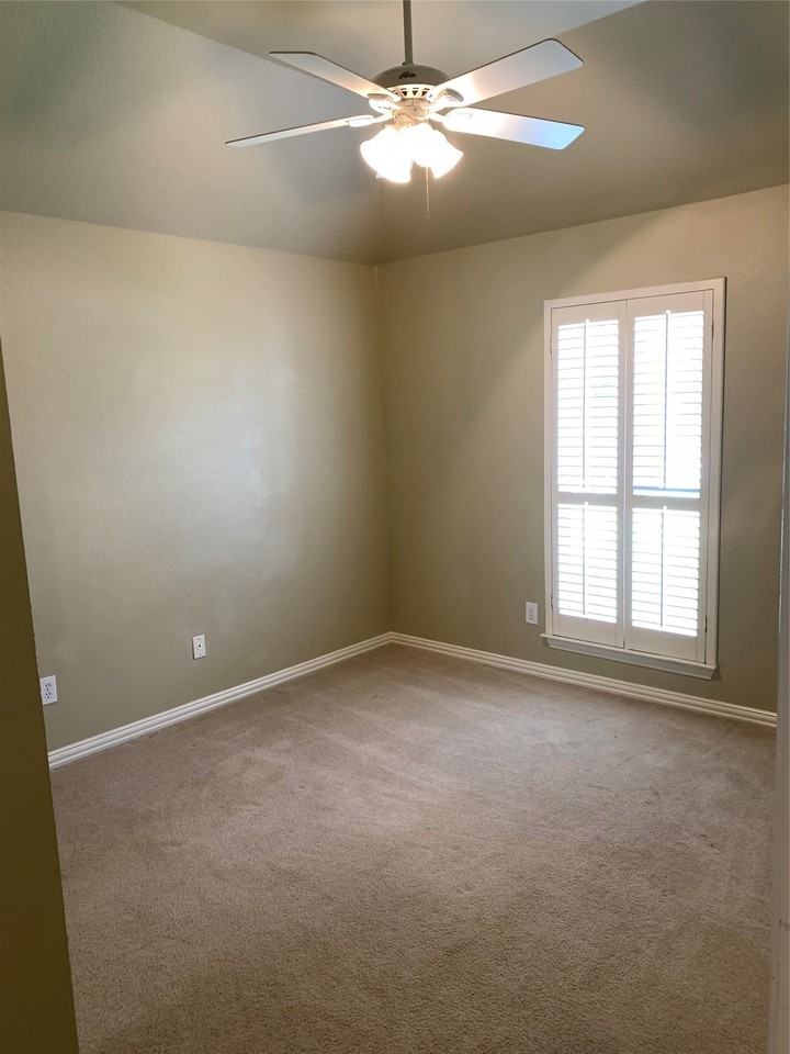 4914 Shadowood Rd - Photo 5 of 28