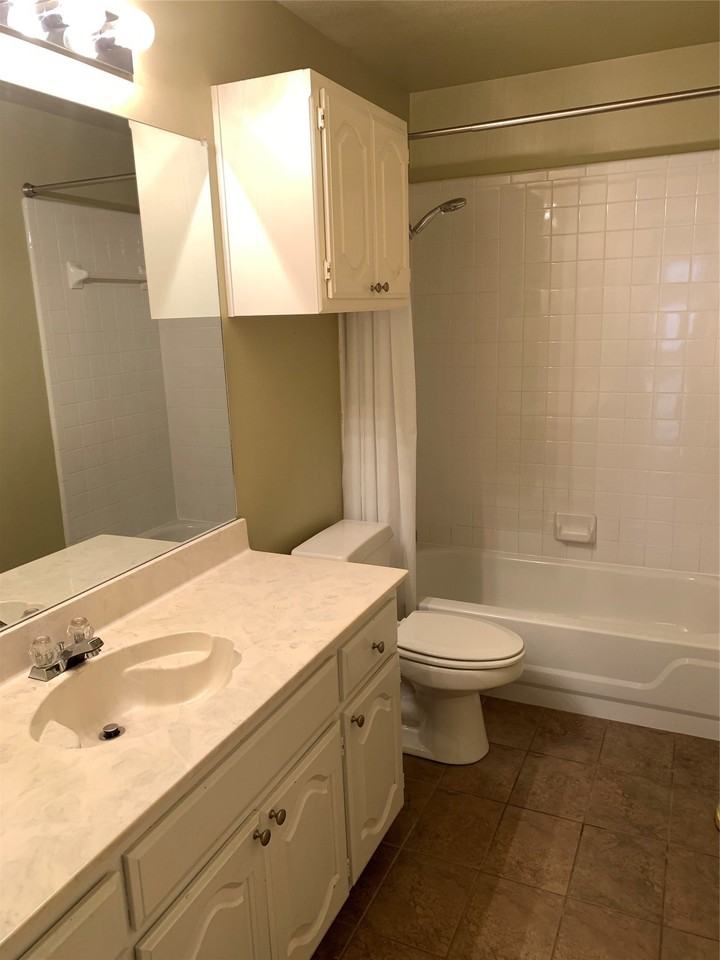 4914 Shadowood Rd - Photo 6 of 28