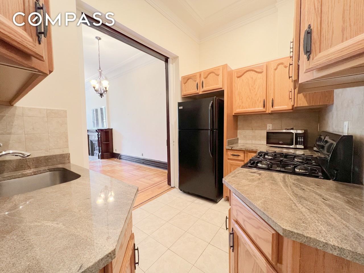 651 10th St #2 - Photo 4 of 13