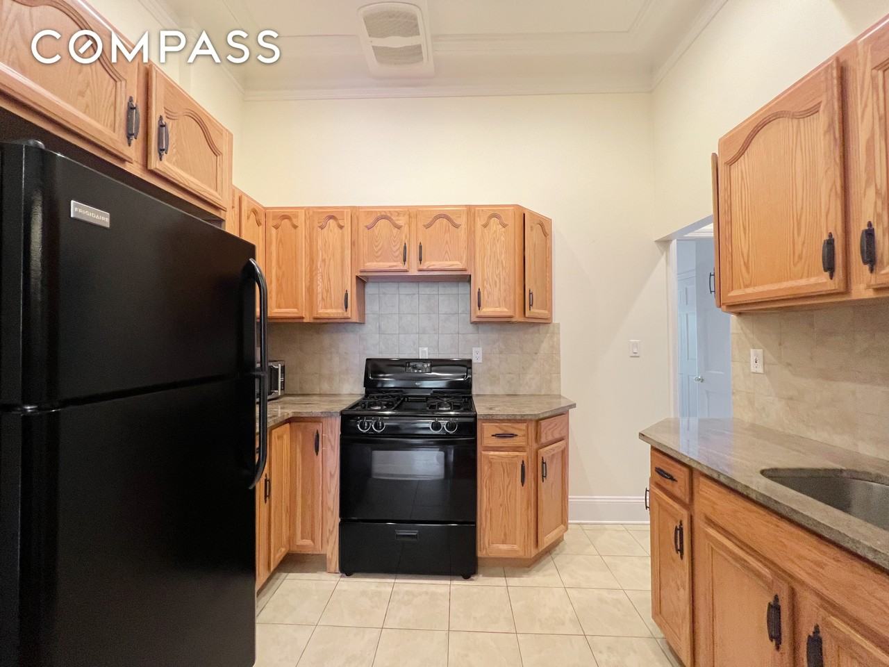 651 10th St #2 - Photo 5 of 13