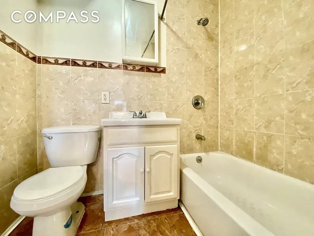 444 Gates Ave #1 - Photo 7 of 7