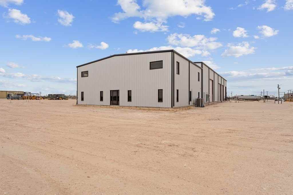 7922 W Interstate 20 - Photo 3 of 32