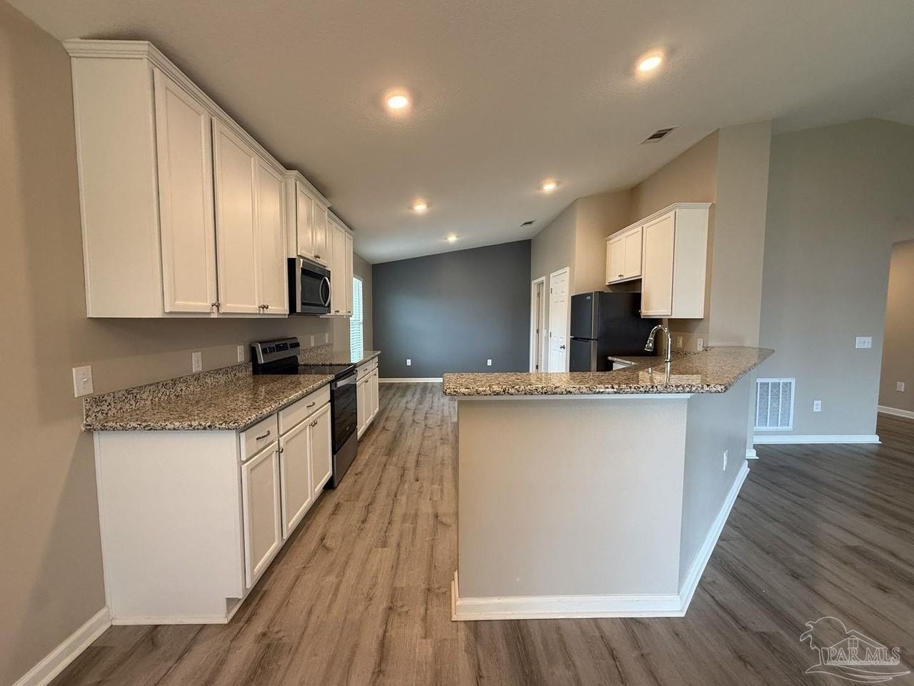 3480 Blaney Dr - Photo 4 of 19