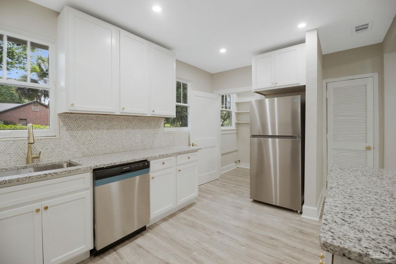 1322 Wisteria Ave - Photo 5 of 43