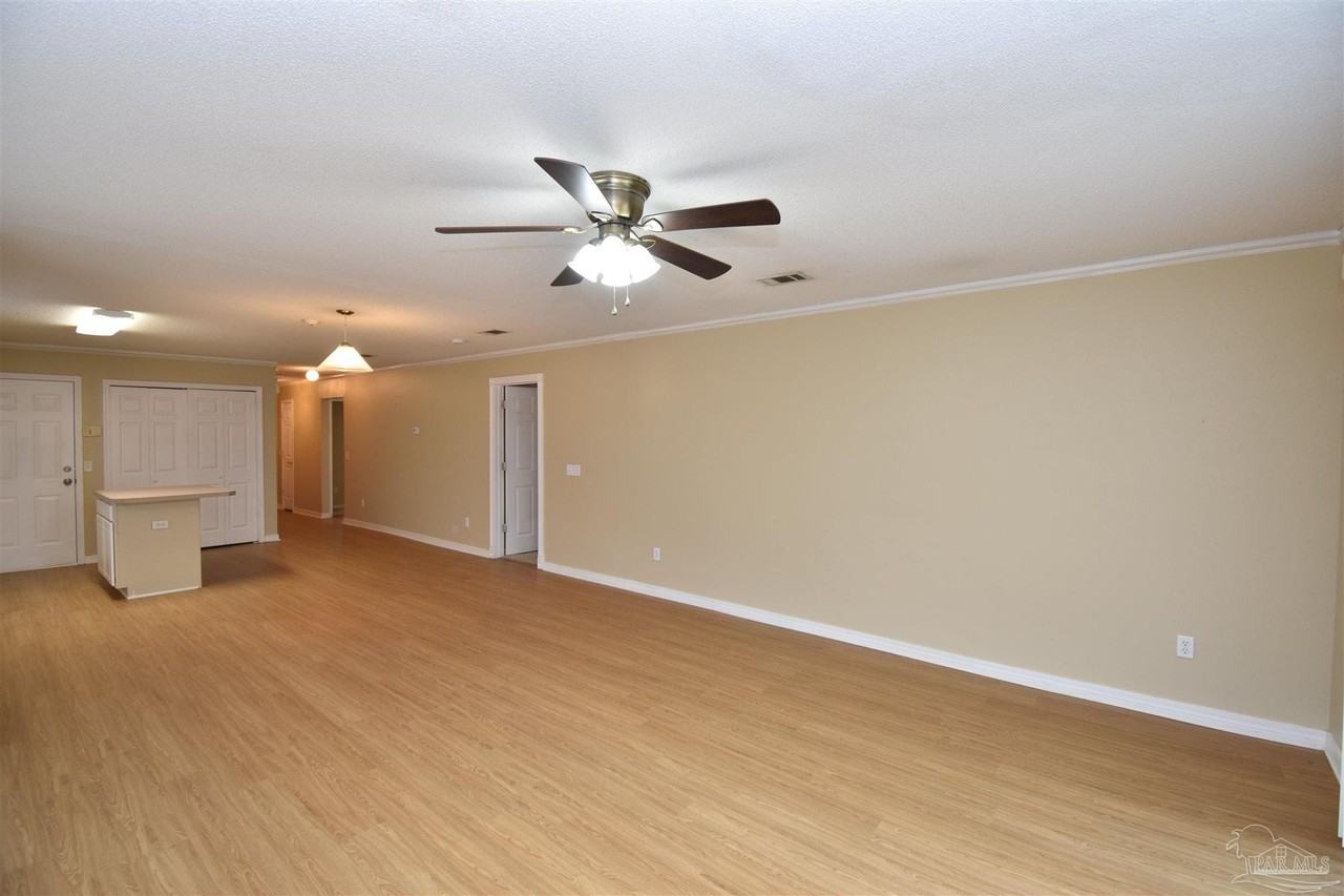 1064 Antigua Cir - Photo 4 of 21