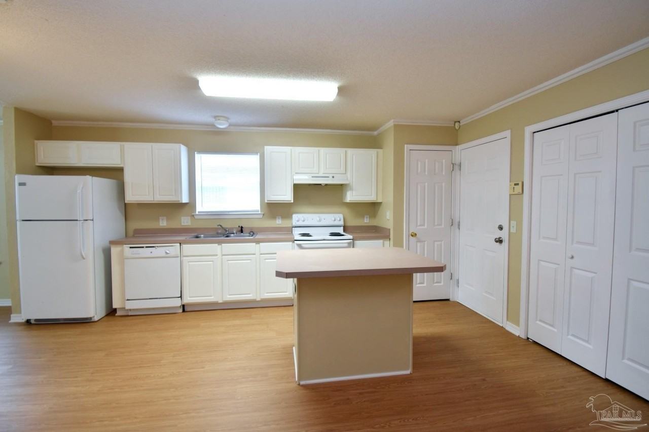 1064 Antigua Cir - Photo 6 of 21