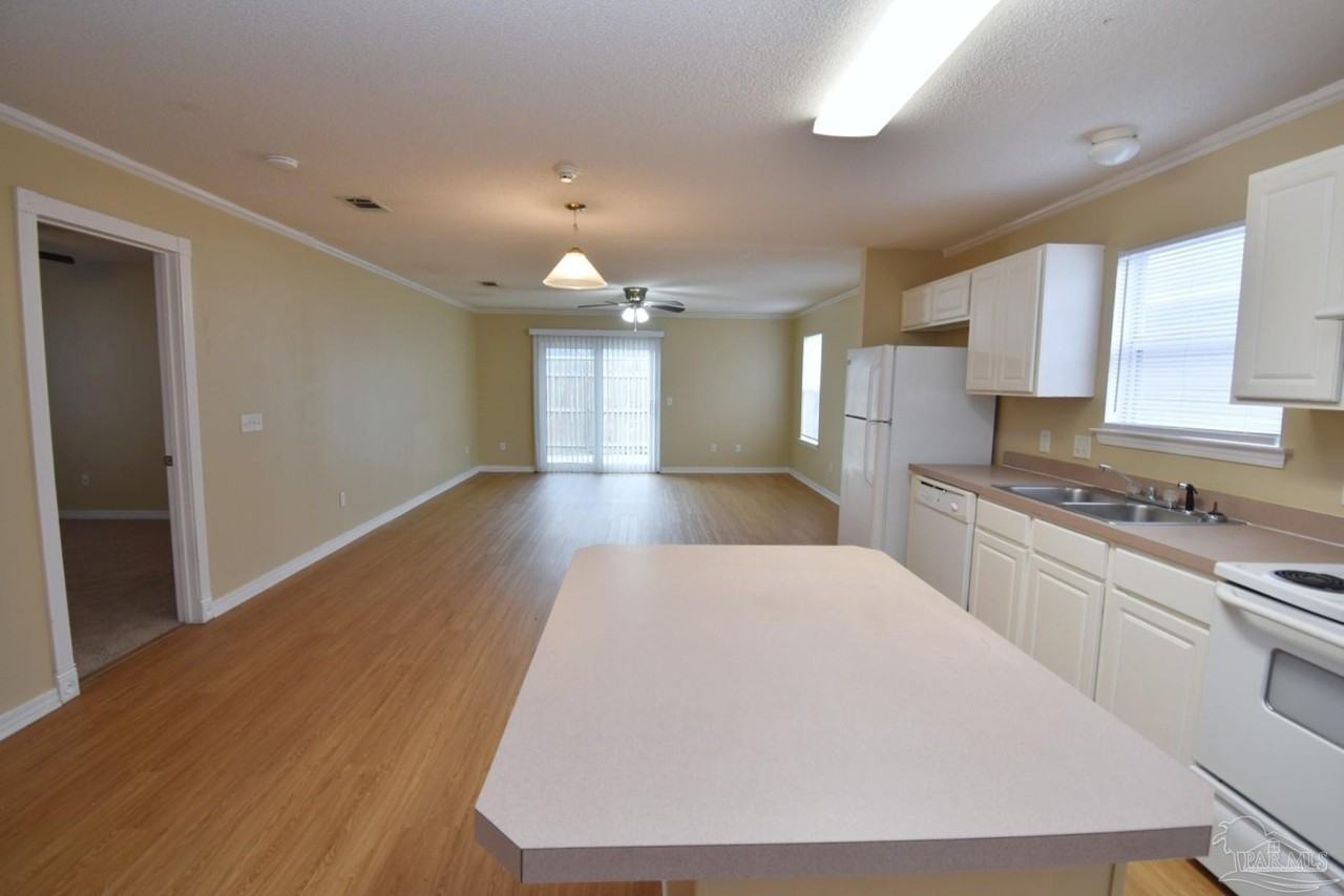 1064 Antigua Cir - Photo 7 of 21
