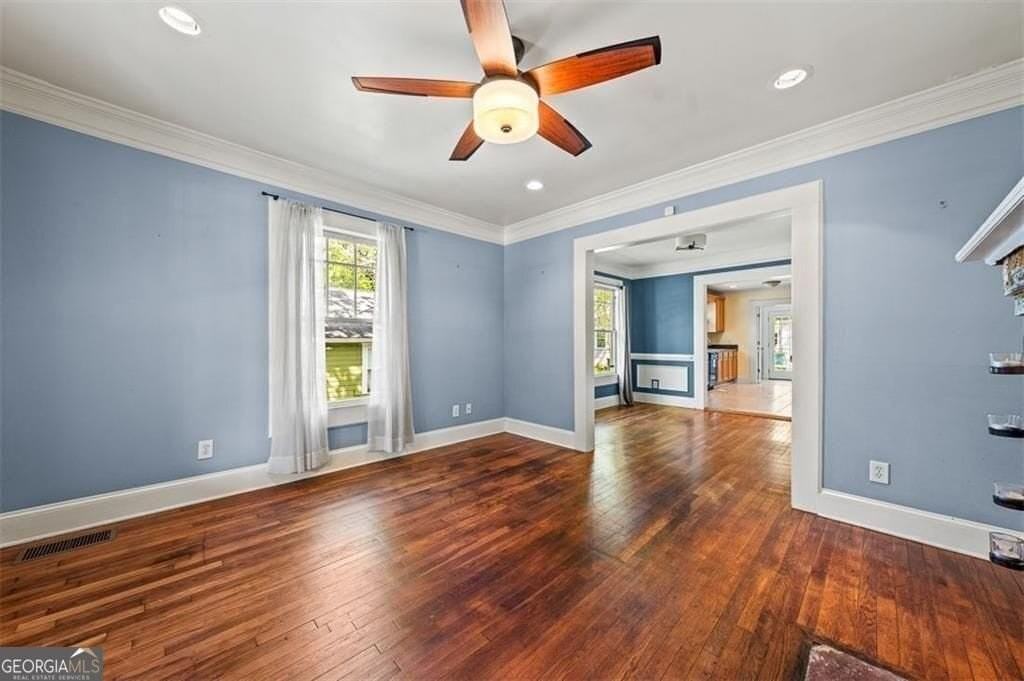 2220 Newnan St - Photo 7 of 50